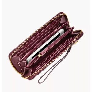 EUC Fossil Womens Emma RFID Large Pebbled Leather Zip Around Clutch Wallet Brown